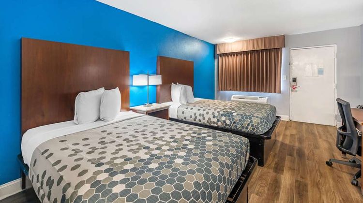 Econo Lodge Room
