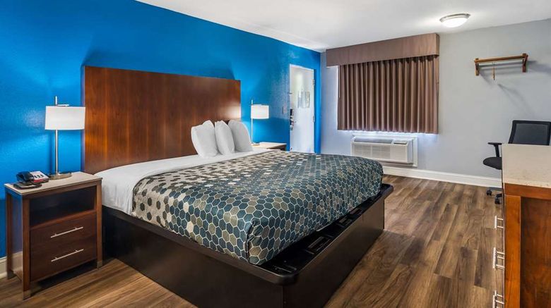<b>Econo Lodge Suite</b>. Images powered by <a href="https://iceportal.shijigroup.com/" title="IcePortal" target="_blank">IcePortal</a>.