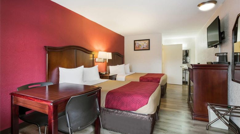 <b>Econo Lodge Williamsburg Historic Area Room</b>. Images powered by <a href="https://iceportal.shijigroup.com/" title="IcePortal" target="_blank">IcePortal</a>.