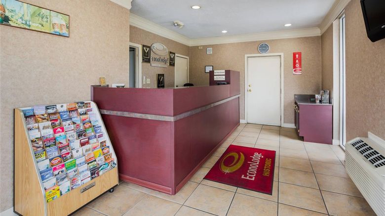 <b>Econo Lodge Williamsburg Historic Area Lobby</b>. Images powered by <a href="https://iceportal.shijigroup.com/" title="IcePortal" target="_blank">IcePortal</a>.