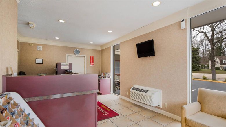 <b>Econo Lodge Williamsburg Historic Area Lobby</b>. Images powered by <a href="https://iceportal.shijigroup.com/" title="IcePortal" target="_blank">IcePortal</a>.