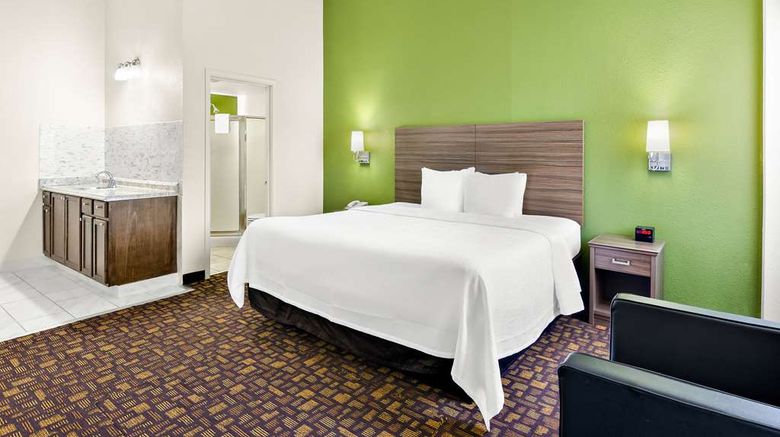 <b>Quality Inn Salem Suite</b>. Images powered by <a href="https://iceportal.shijigroup.com/" title="IcePortal" target="_blank">IcePortal</a>.