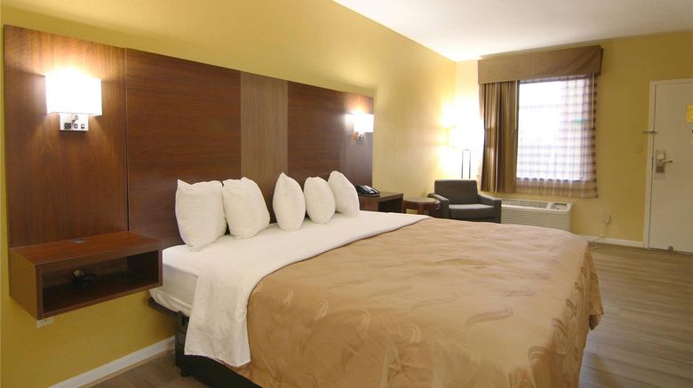 <b>Quality Inn & Suites Franklin Room</b>. Images powered by <a href="https://iceportal.shijigroup.com/" title="IcePortal" target="_blank">IcePortal</a>.