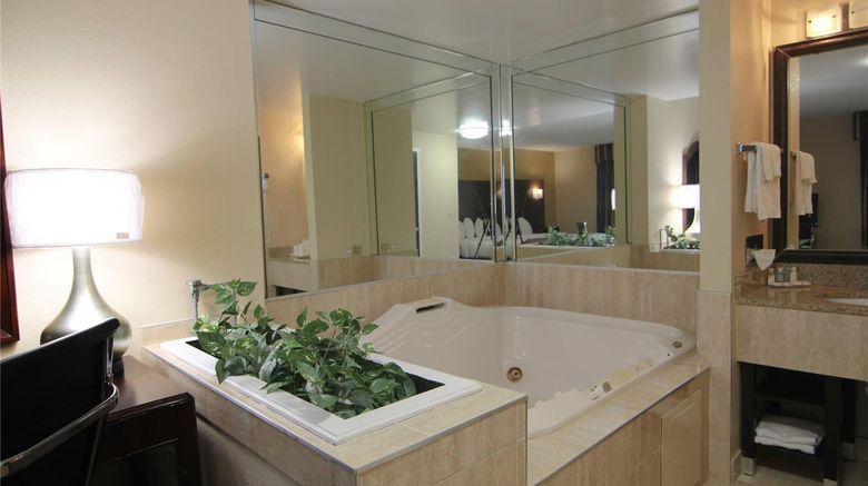 <b>Quality Inn & Suites Franklin Suite</b>. Images powered by <a href="https://iceportal.shijigroup.com/" title="IcePortal" target="_blank">IcePortal</a>.