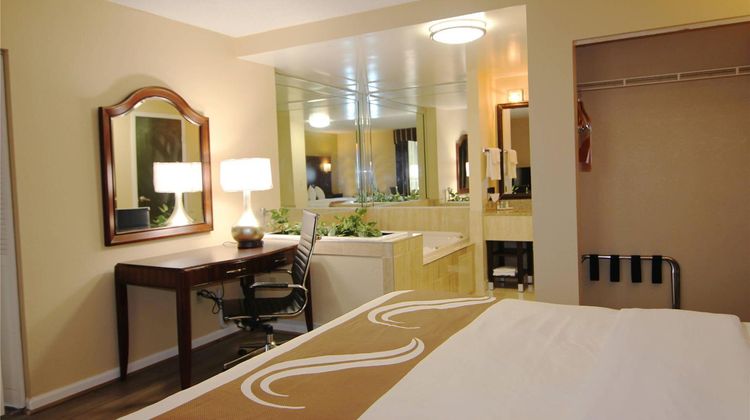 Quality Inn & Suites Franklin Suite