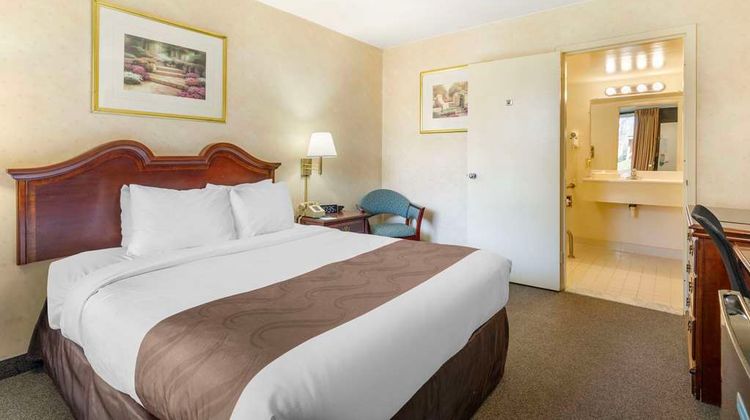 Quality Inn Tysons Corner Room
