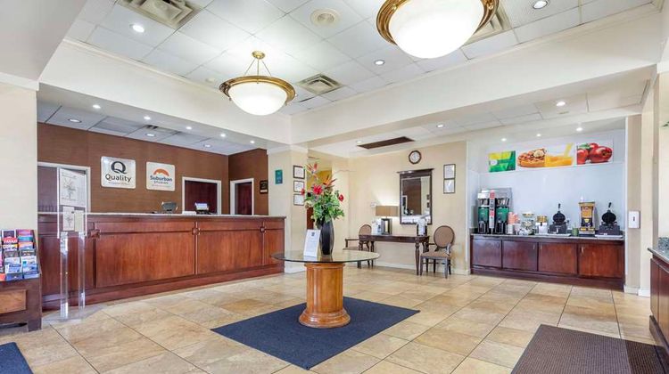Quality Inn Tysons Corner Lobby