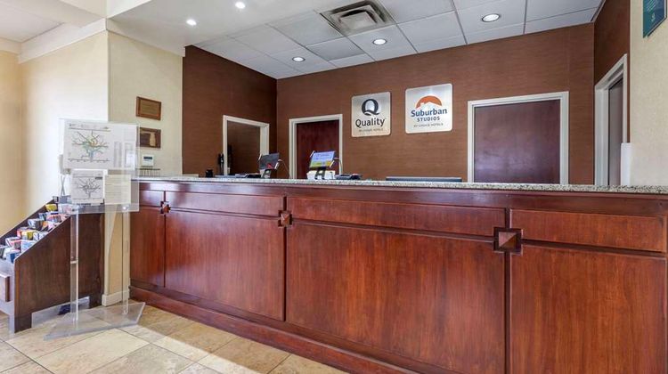 Quality Inn Tysons Corner Lobby