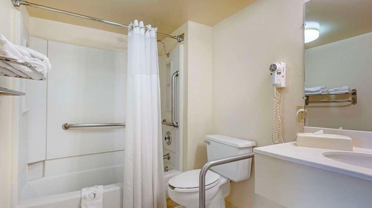 Quality Inn Tysons Corner Room