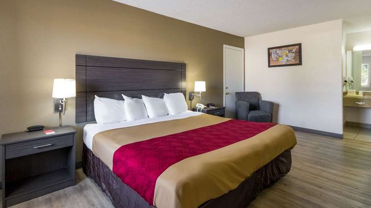 Econo Lodge Room