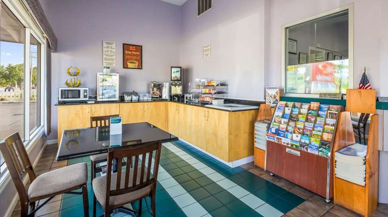 <b>Econo Lodge Restaurant</b>. Images powered by <a href="https://iceportal.shijigroup.com/" title="IcePortal" target="_blank">IcePortal</a>.