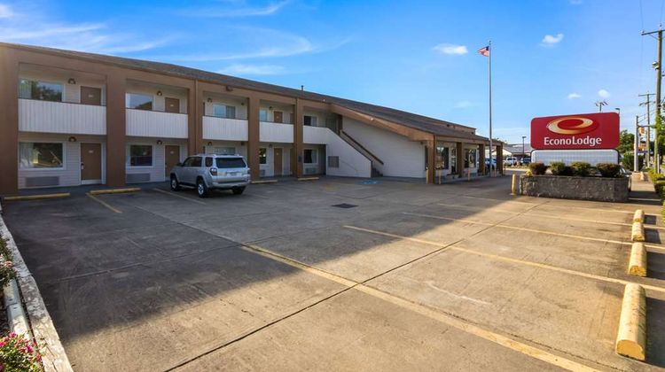 Econo Lodge Exterior