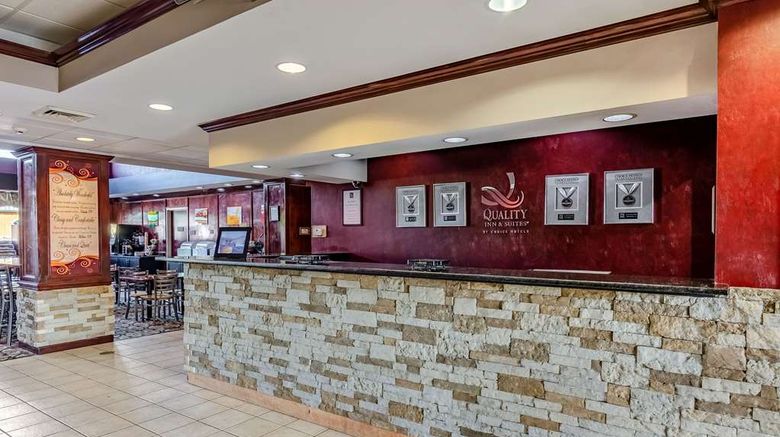 <b>Quality Inn & Suites Lobby</b>. Images powered by <a href="https://iceportal.shijigroup.com/" title="IcePortal" target="_blank">IcePortal</a>.