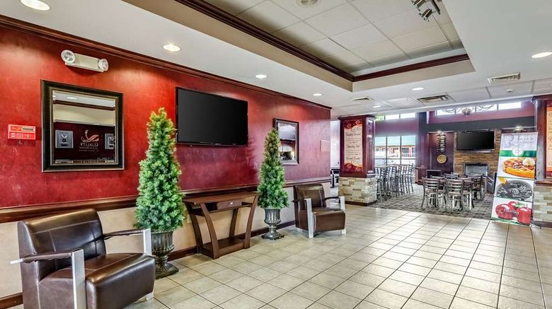 <b>Quality Inn & Suites Lobby</b>. Images powered by <a href="https://iceportal.shijigroup.com/" title="IcePortal" target="_blank">IcePortal</a>.