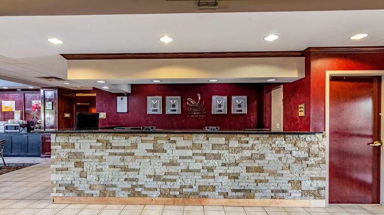 <b>Quality Inn & Suites Lobby</b>. Images powered by <a href="https://iceportal.shijigroup.com/" title="IcePortal" target="_blank">IcePortal</a>.