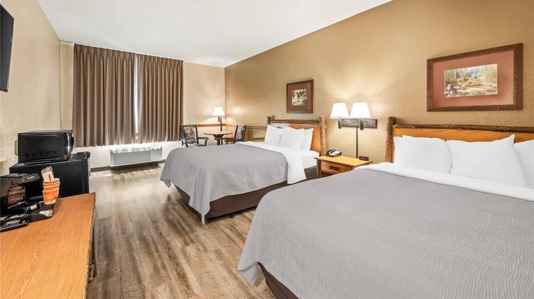 Quality Inn & Suites Big Stone Gap Room
