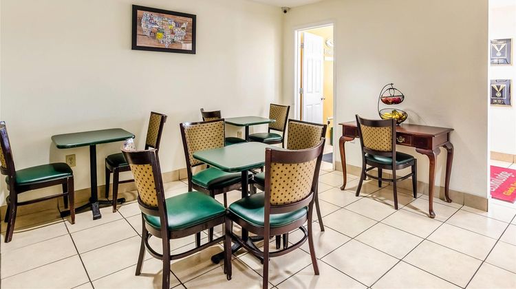 Econo Lodge Glade Spring Restaurant