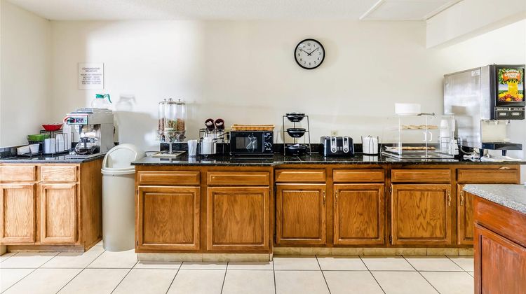 Econo Lodge Glade Spring Restaurant