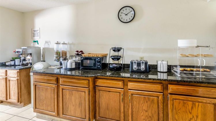Econo Lodge Glade Spring Restaurant