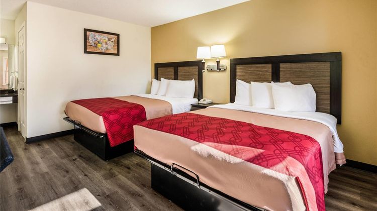 Econo Lodge Glade Spring Suite