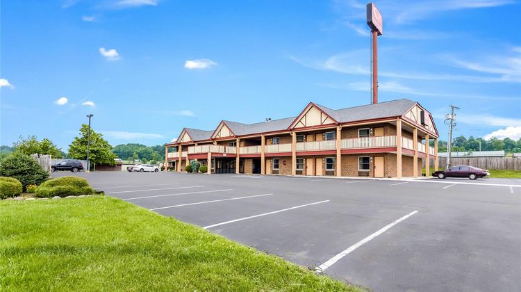 Econo Lodge Glade Spring Exterior