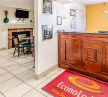 Econo Lodge Glade Spring Lobby