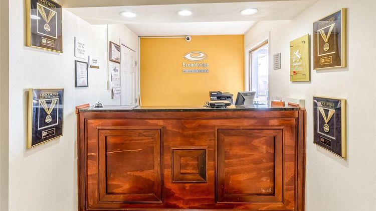 Econo Lodge Glade Spring Lobby