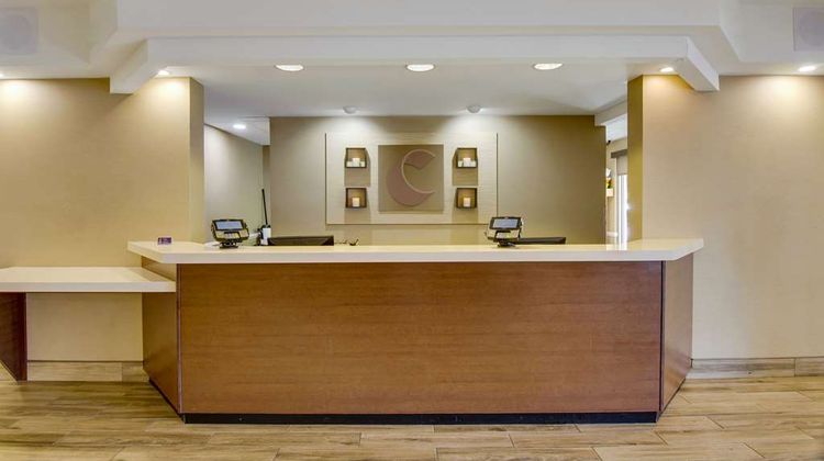 Comfort Inn Airport Lobby