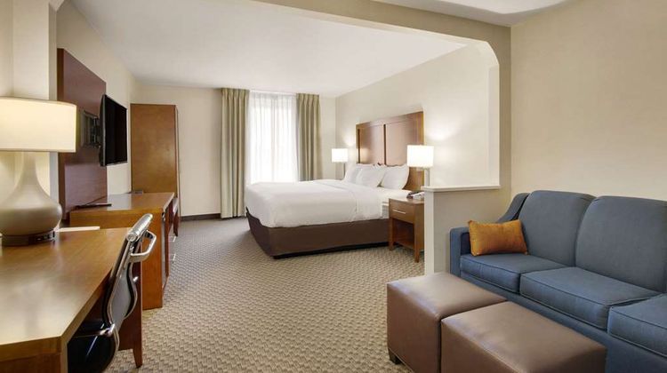 Comfort Inn Airport Suite