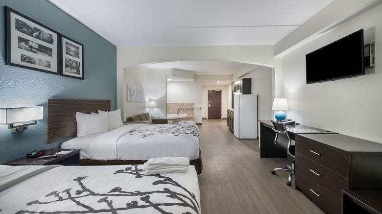 <b>Sleep Inn & Suites Suite</b>. Images powered by <a href="https://iceportal.shijigroup.com/" title="IcePortal" target="_blank">IcePortal</a>.