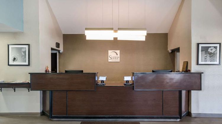 Sleep Inn & Suites Lobby