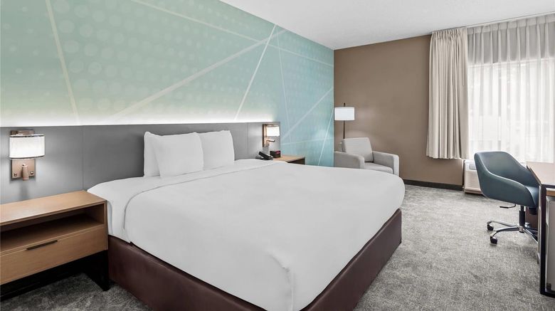 <b>Comfort Inn Room</b>. Images powered by <a href="https://iceportal.shijigroup.com/" title="IcePortal" target="_blank">IcePortal</a>.