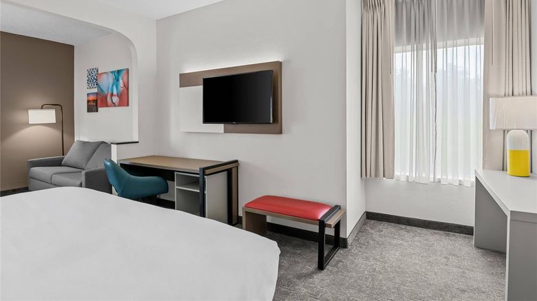 <b>Comfort Inn Suite</b>. Images powered by <a href="https://iceportal.shijigroup.com/" title="IcePortal" target="_blank">IcePortal</a>.