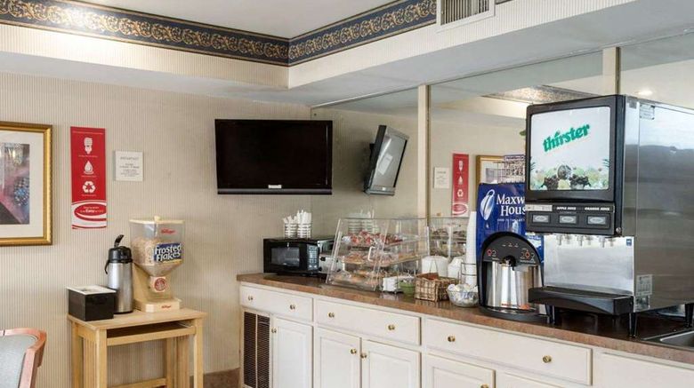 <b>Econo Lodge Hopewell Near Fort Lee I-295 Restaurant</b>. Images powered by <a href="https://iceportal.shijigroup.com/" title="IcePortal" target="_blank">IcePortal</a>.