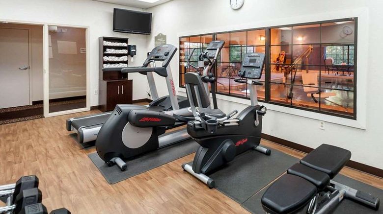 <b>Comfort Suites Dulles Airport Health</b>. Images powered by <a href="https://iceportal.shijigroup.com/" title="IcePortal" target="_blank">IcePortal</a>.