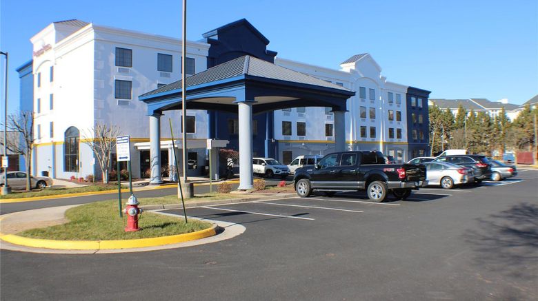 Comfort Suites Dulles Airport Exterior. Images powered by <a href="https://iceportal.shijigroup.com" target="_blank" rel="noopener">Ice Portal</a>.