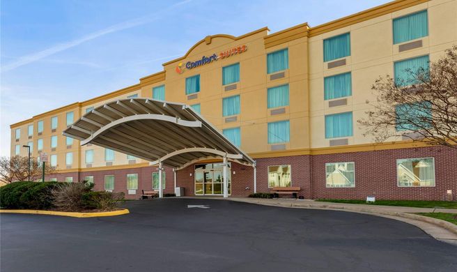 Comfort Suites Manassas Exterior