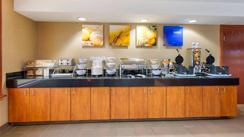 <b>Comfort Suites Manassas Restaurant</b>. Images powered by <a href="https://iceportal.shijigroup.com/" title="IcePortal" target="_blank">IcePortal</a>.