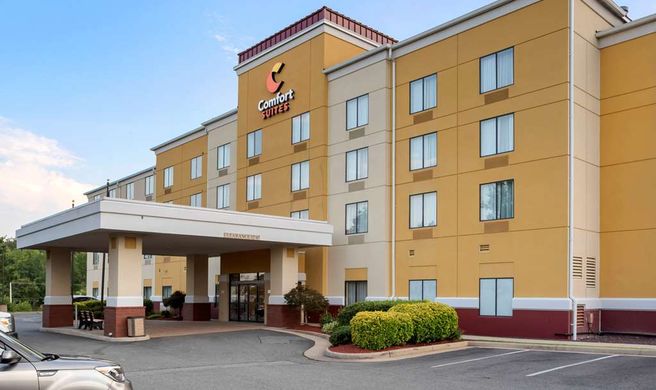 Comfort Suites Exterior