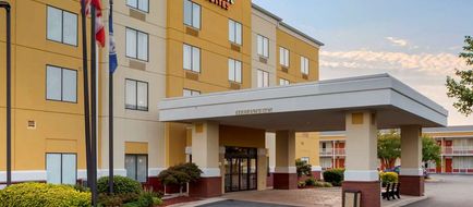 Comfort Suites Exterior