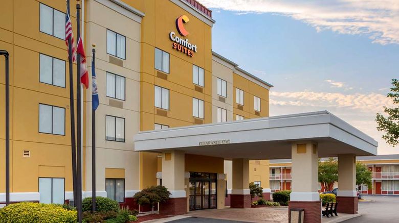 <b>Comfort Suites Exterior</b>. Images powered by <a href="https://iceportal.shijigroup.com/" title="IcePortal" target="_blank">IcePortal</a>.