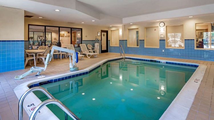 Comfort Suites Pool