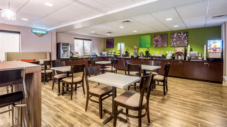 <b>Sleep Inn & Suites Restaurant</b>. Images powered by <a href="https://iceportal.shijigroup.com/" title="IcePortal" target="_blank">IcePortal</a>.