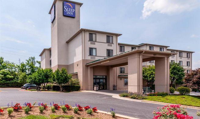 Sleep Inn & Suites Exterior