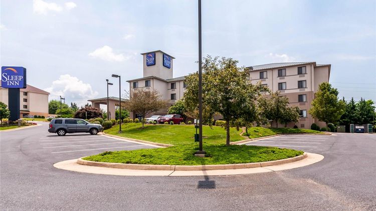 Sleep Inn & Suites Exterior