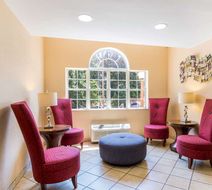 Quality Inn & Suites Lobby