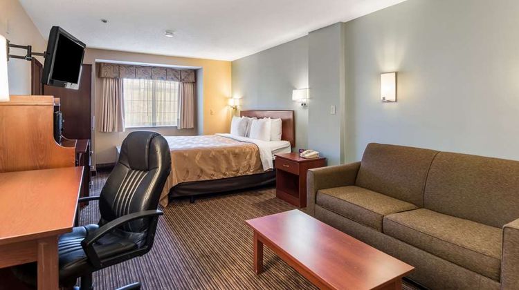 Quality Inn & Suites Suite