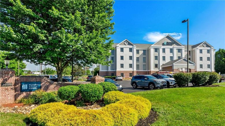 <b>MainStay Suites Roanoke Airport Exterior</b>. Images powered by <a href="https://iceportal.shijigroup.com/" title="IcePortal" target="_blank">IcePortal</a>.