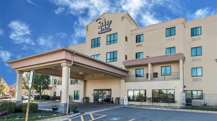 Sleep Inn & Suites Exterior