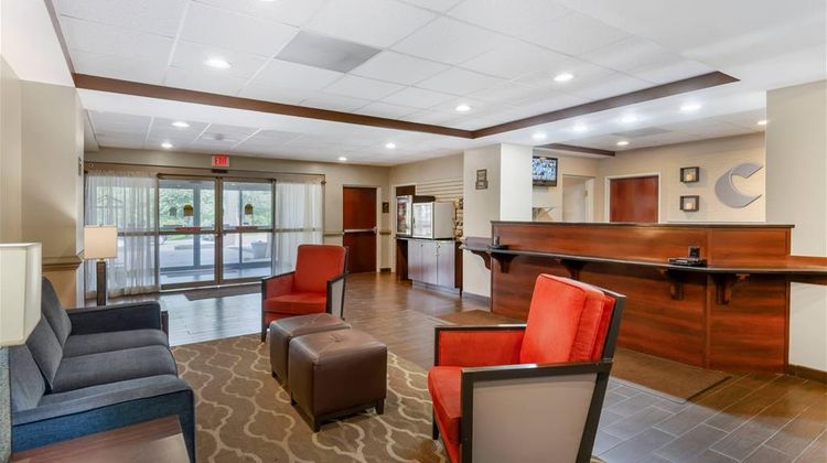 Comfort Inn & Suites Lobby